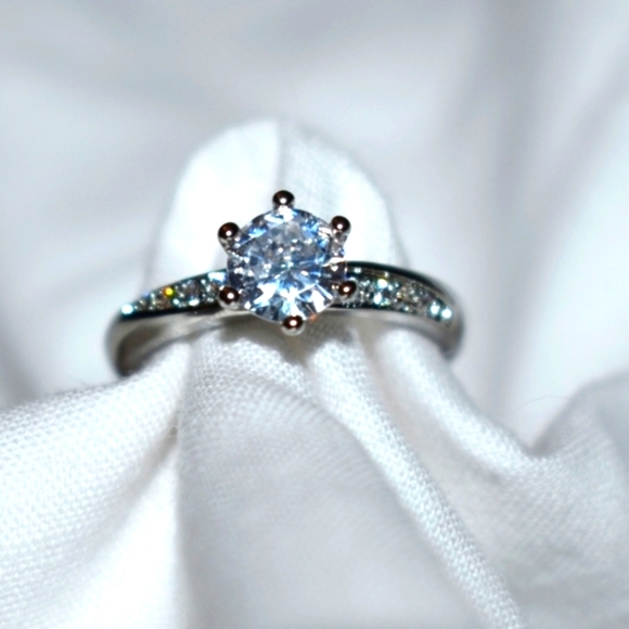 18K White Gold Crsytal Diamond Engagement Ring - Picture 8 of 13